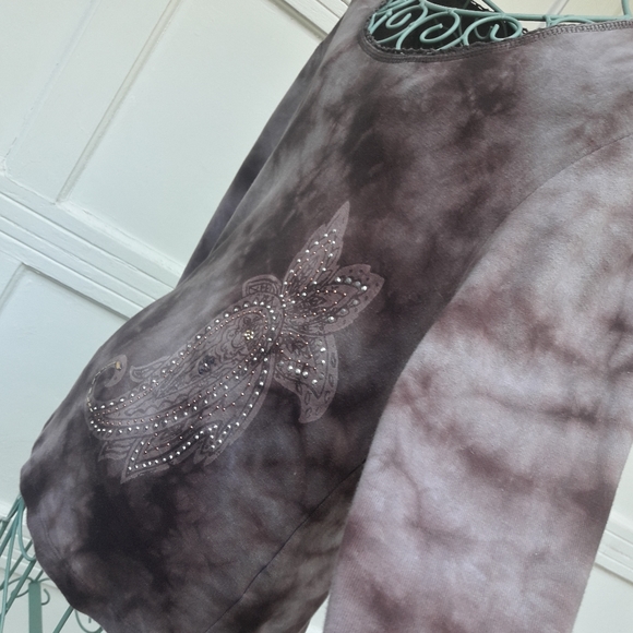 Long Sleeve Tee Shirt Y2K Fun Fun Swirl Dyed Graphic Tee Crystal Imprint Design - Picture 15 of 16